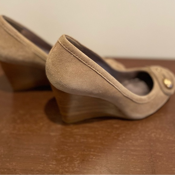 Coach, Size 9, Clay, Laney Kidsuede Wedge EUC - Picture 8 of 10